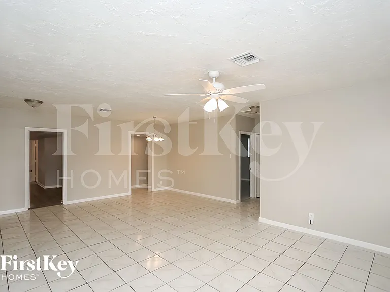 3751 NW 170th St — Photo 2