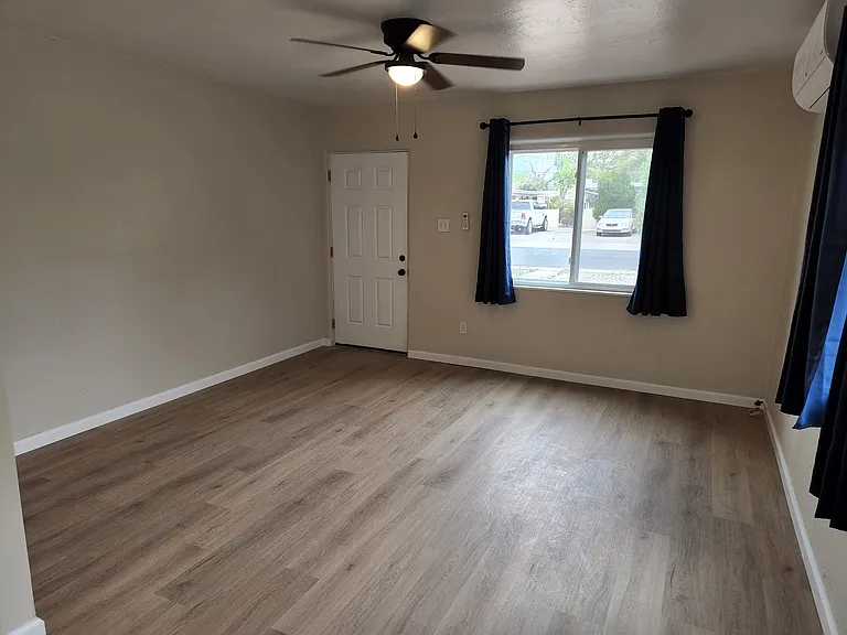 535 Cardenas Dr SE — Photo 4