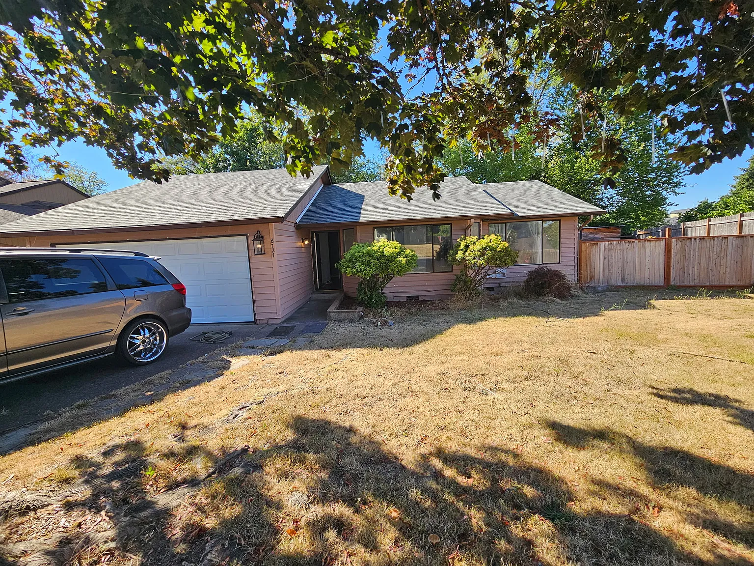6727 14th Ave NE — Photo 1