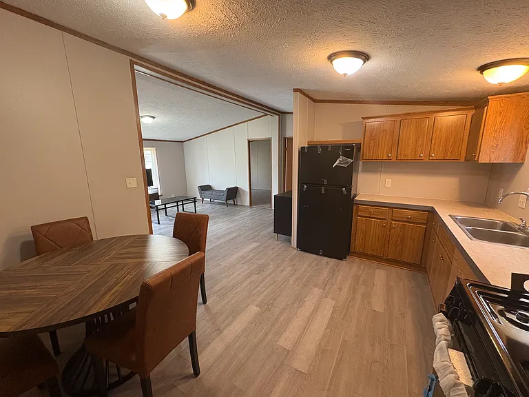 8395 Quill Dr — Photo 4