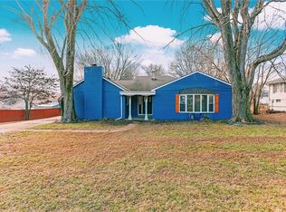 1112 S Jones Rd, Independence, MO 64056