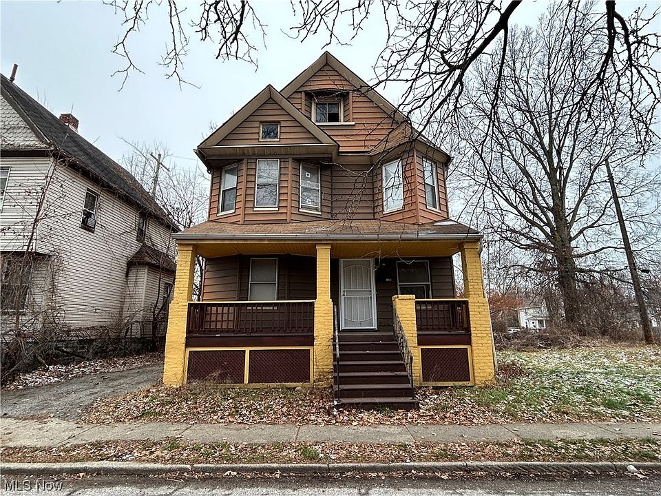 1st image of 1366 E 89th St