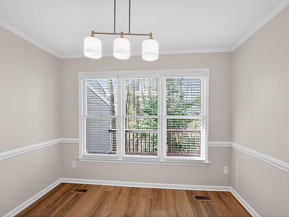 4th image of 1430 Mahonia Ct