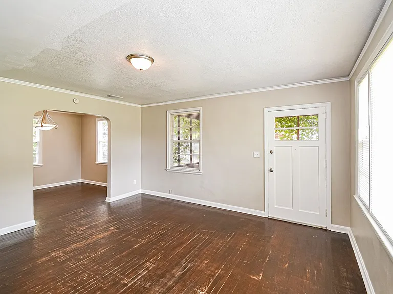 5709 Milmar Dr S — Photo 3