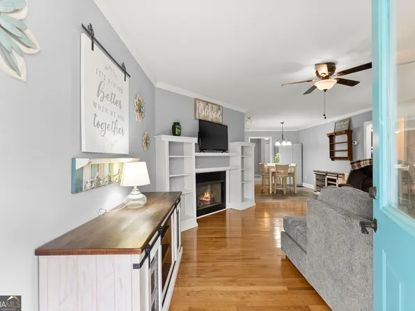 104 View St, Clarkesville, GA 30523