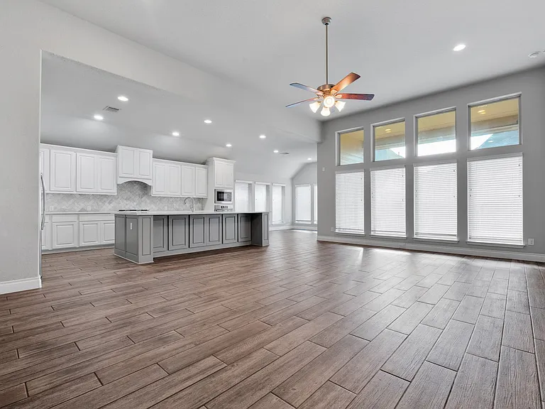 8823 Haystack Rd — Photo 6