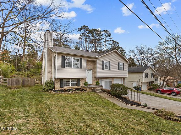 2nd image of 1428 Waynesboro Ln