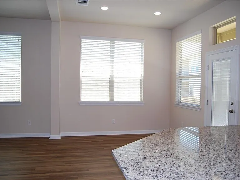 2501 Meyer Cv #B — Photo 7