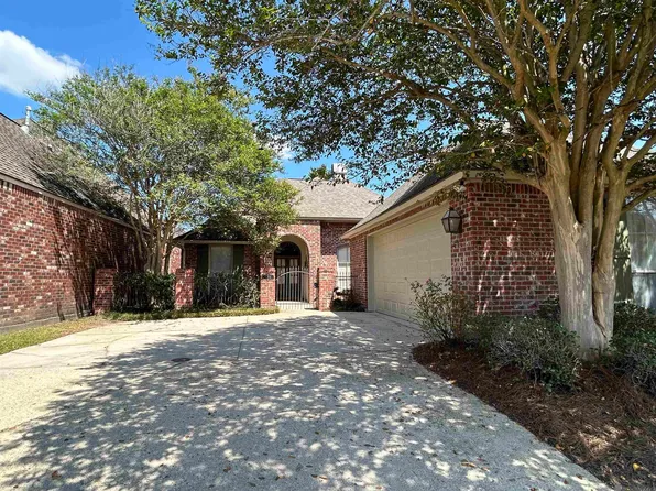 10831 N Shoreline Ave, Baton Rouge, LA 70809