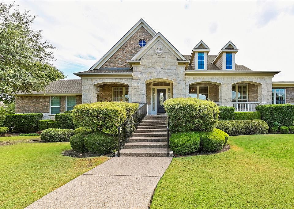 1st image of 2621 Queen Elaine Dr