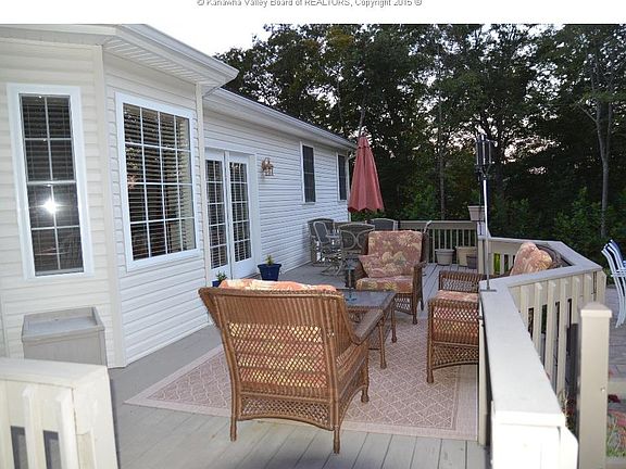 4th image of 17 White Oak Dr