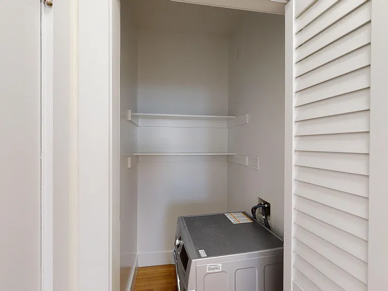 1290 Grove St — Photo 9