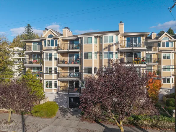 6910 California Avenue SW #24, Seattle, WA 98136
