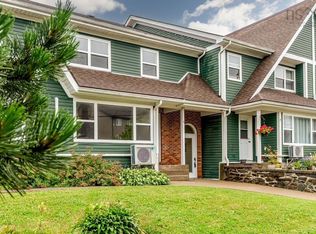 77 Collins Grv #9, Halifax, NS B2W4G3