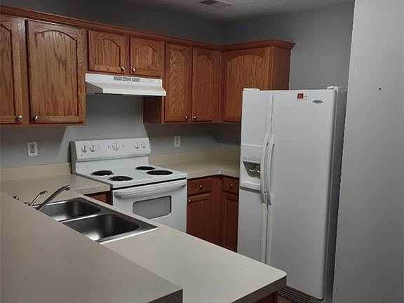 5th image of 125 Fox Creek Dr