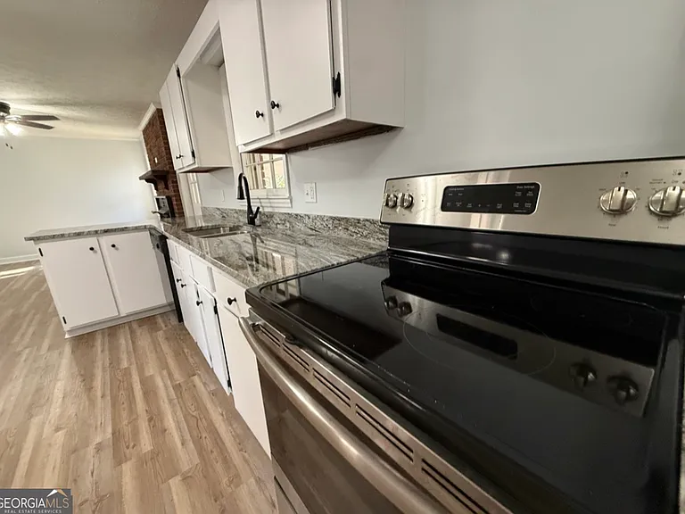 1612 Knox St — Photo 17