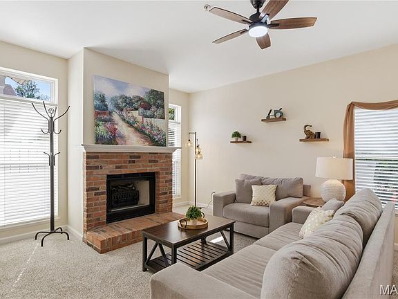 5th image of 1275 Gardens Circle Dr APT H
