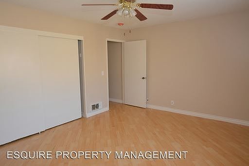 3rd image of 303 N Steckel Dr