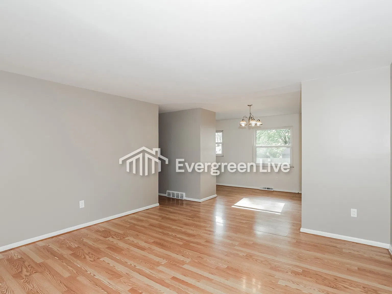 3 bed, 2.0 bath, 950 sqft, $1,545 — Photo 4