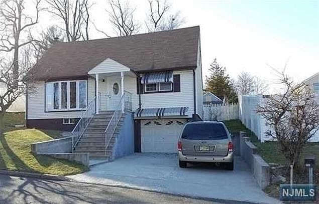 1st image of 144 Carver Ave