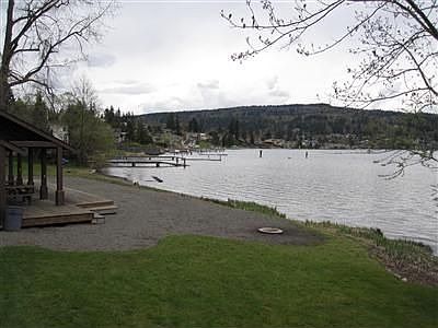 Private Lake Whatcom Beach for condo owners. Great for parties/events!