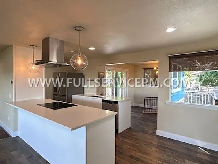 7412 Military Rd S — Photo 9