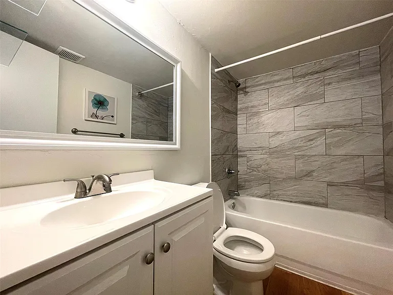 2207 Leon St #309 — Photo 10
