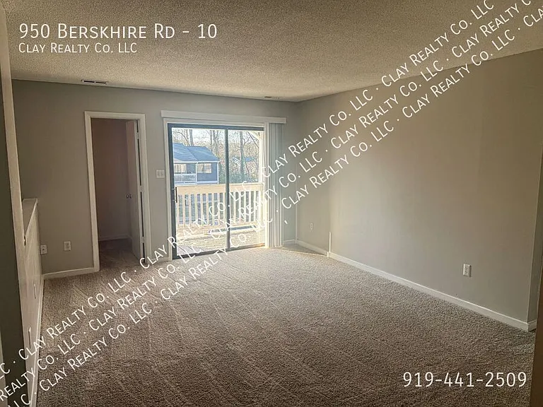950 Berkshire Rd #10 — Photo 7
