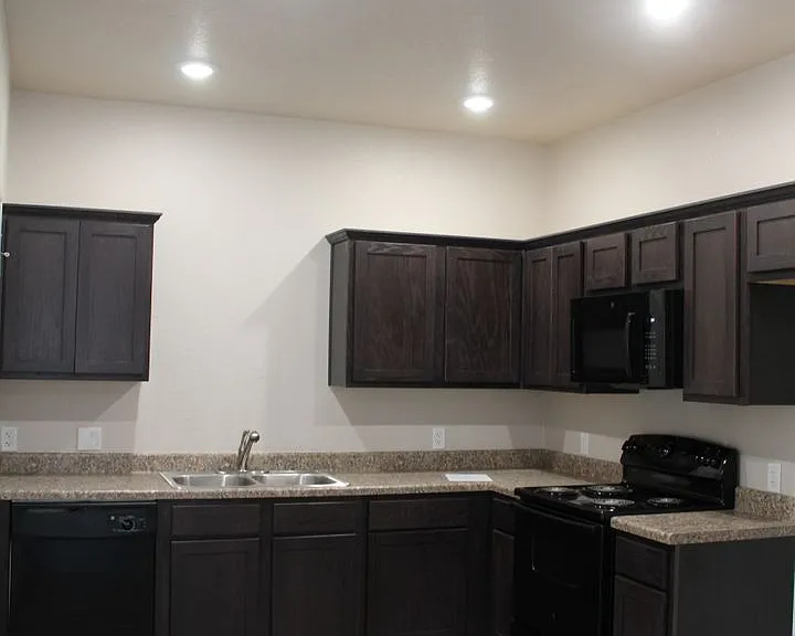 2416 FM 1113 — Photo 4