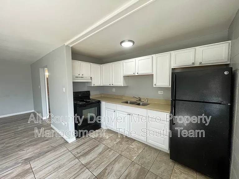 1590 Clinton St #206 — Photo 4