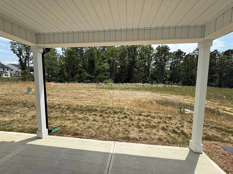 111 Oakdale Forest Ln — Photo 20