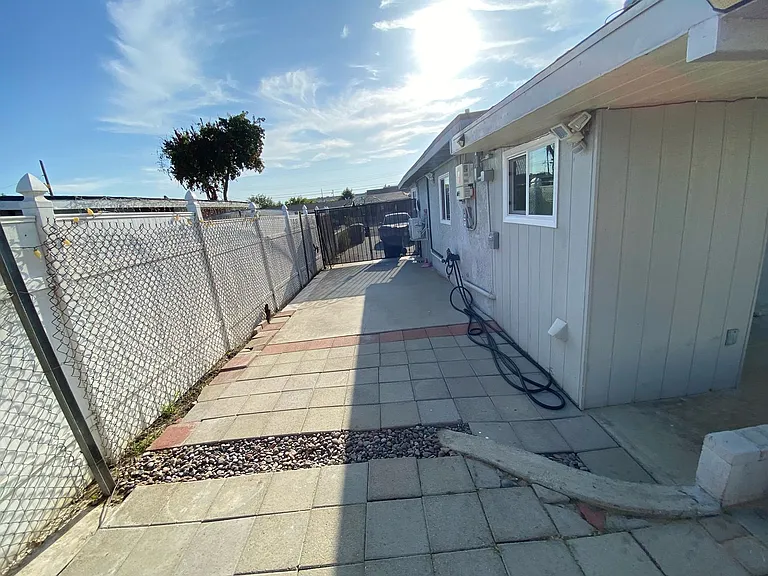 15522 Claretta Ave — Photo 36