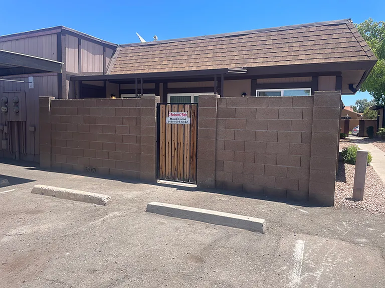 916 S Hacienda Dr #C — Photo 17