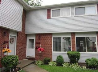 27914 Eastwick Sq, Roseville, MI 48066