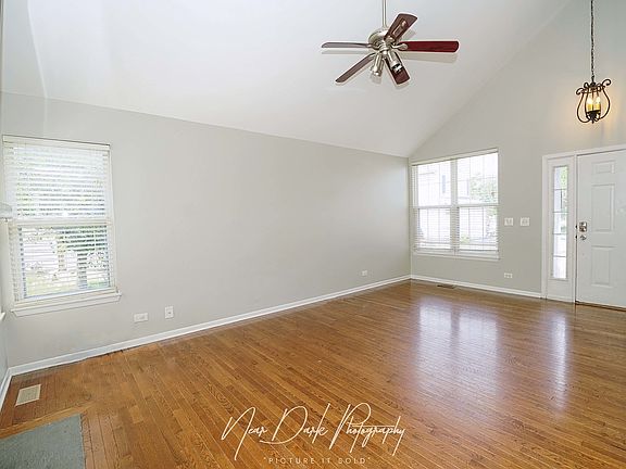 5th image of 681 E Peachtree Ln