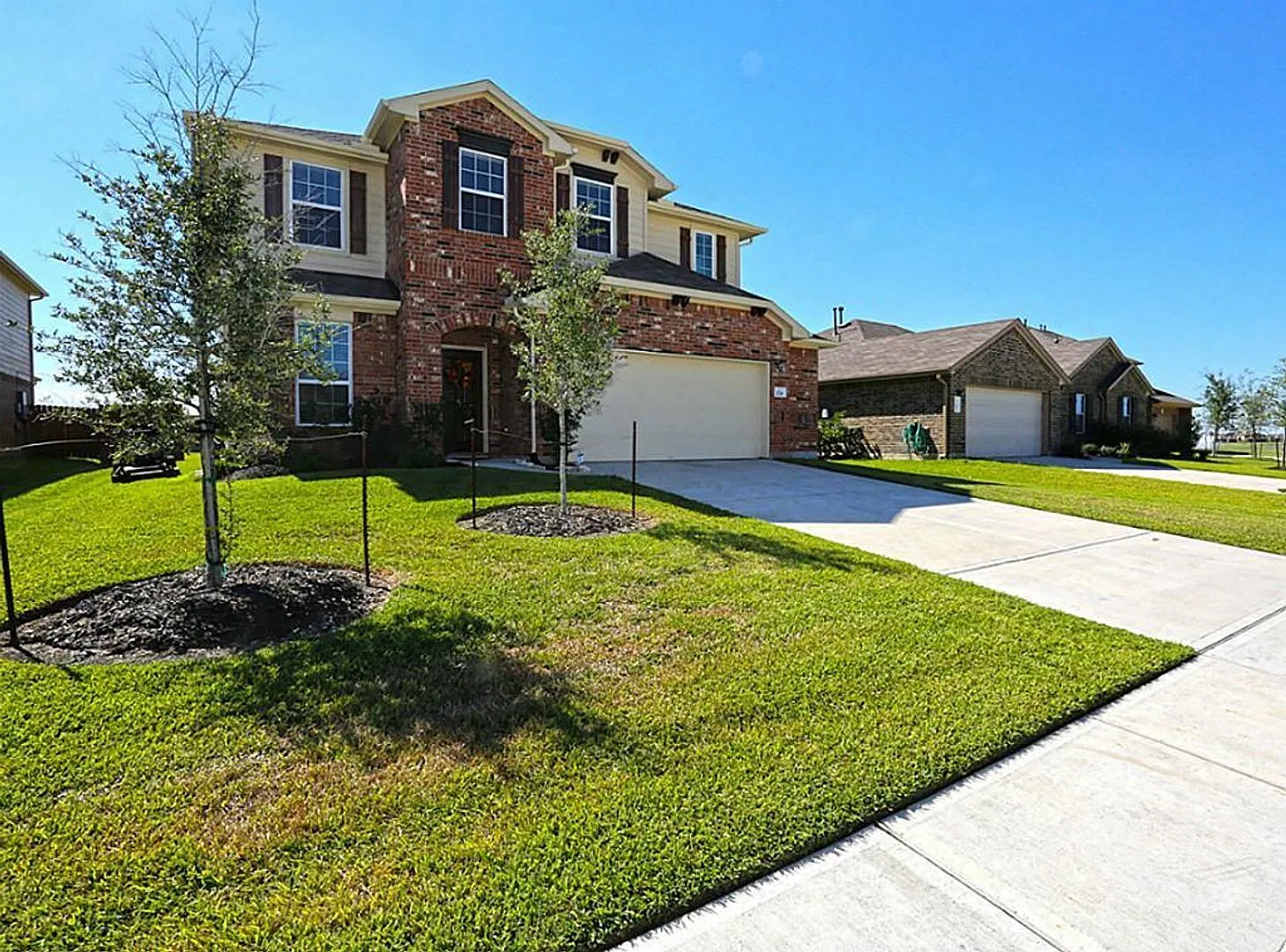4 bed, 2.5 bath, 2859 sqft, $2,500 — Photo 1