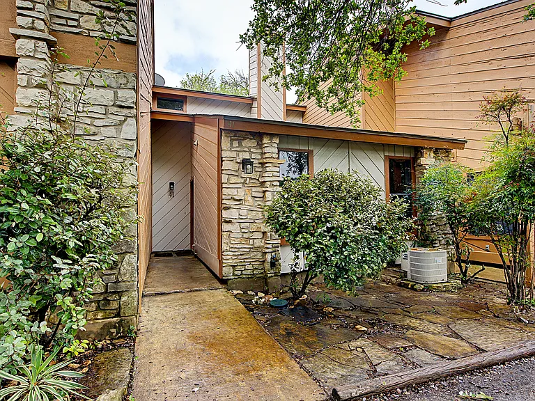 41 Cypress Fairway Vlg — Photo 1
