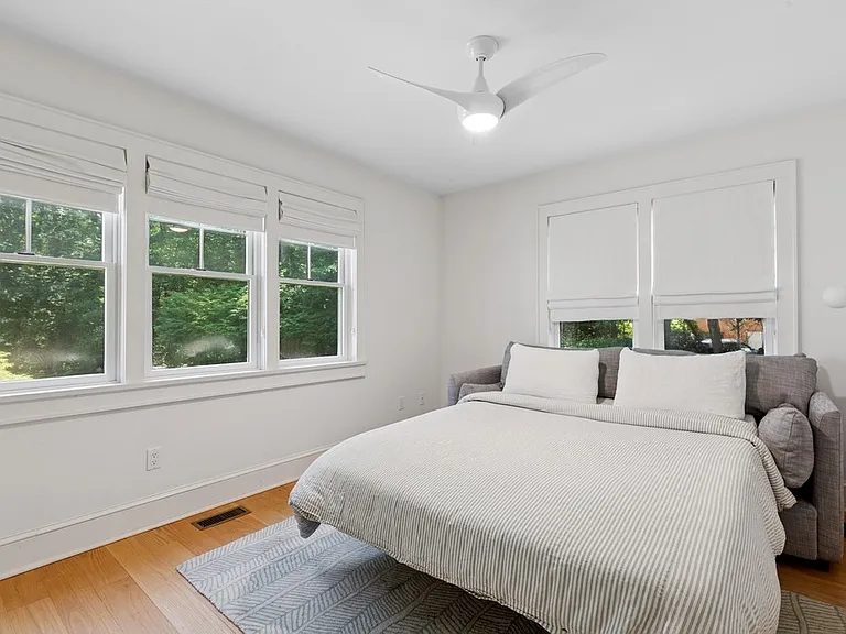 4 Great Circle Rd — Photo 16