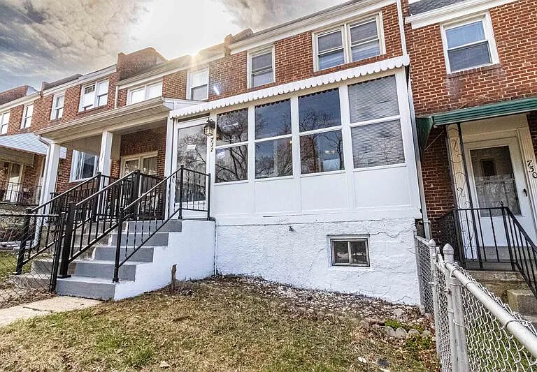 732 Old Riverside Rd — Photo 1