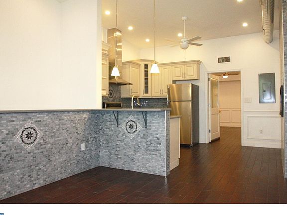 4th image of 138 S 11th St #4
