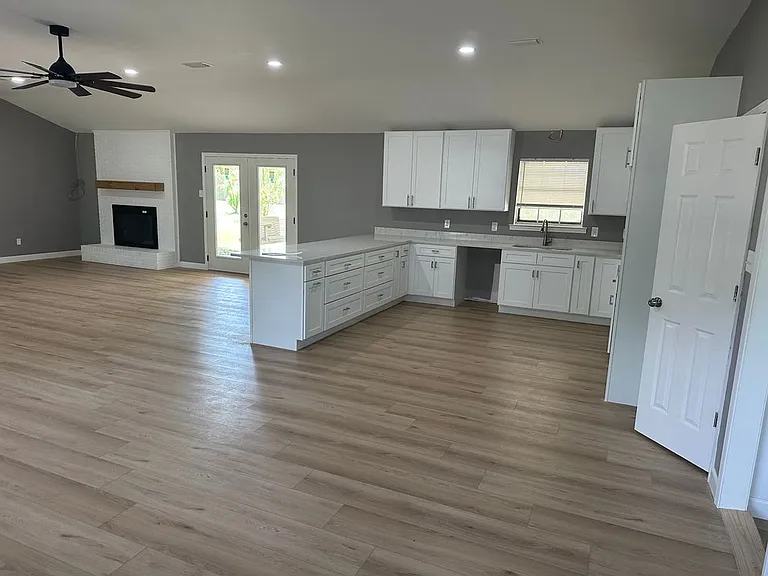 7741 Simmons Dr — Photo 1