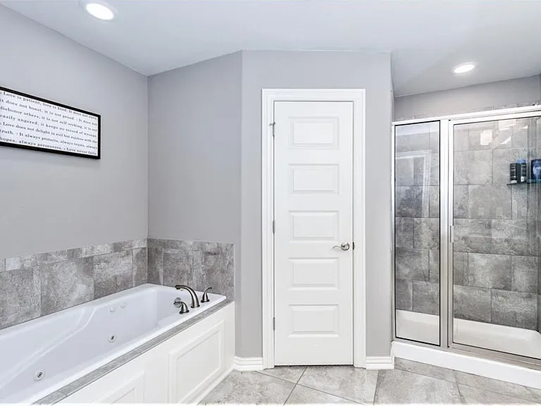 7456 Drury Ave — Photo 16