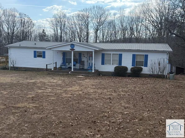 844 Teakwood Ln, Martinsville, VA 24112