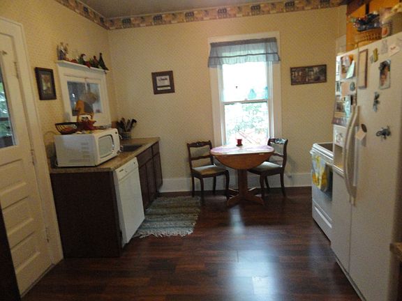 5th image of 209 S Washington St