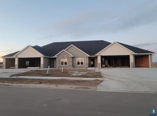 8126 E Norway Pines Trl, Sioux Falls, SD 57110