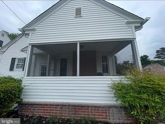 4th image of 228 Glen Ave