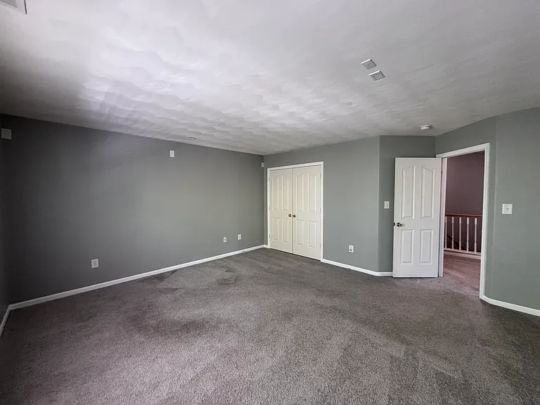 114 Ellis Dr — Photo 8