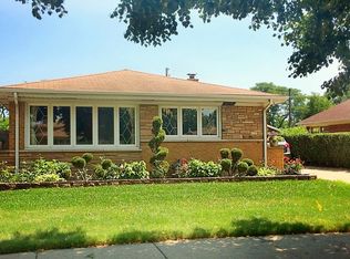 8515 Mango Ave, Morton Grove, IL