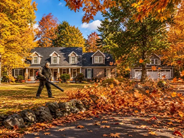 22 MILLS FALLS Road, Barrington, NH 03825