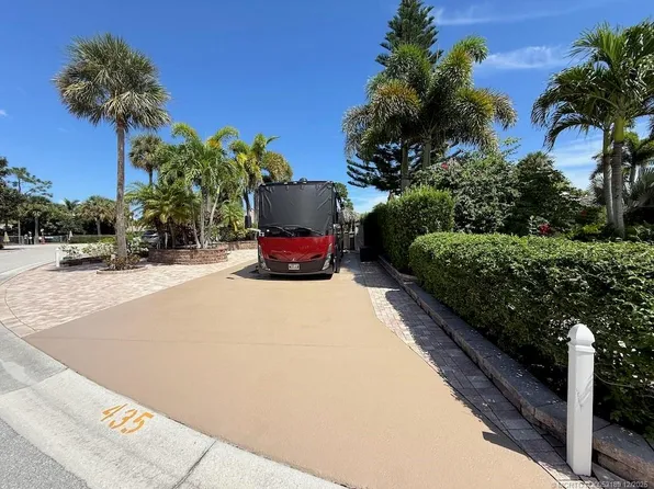 435 NW Boundary Dr, Port Saint Lucie, FL 34986